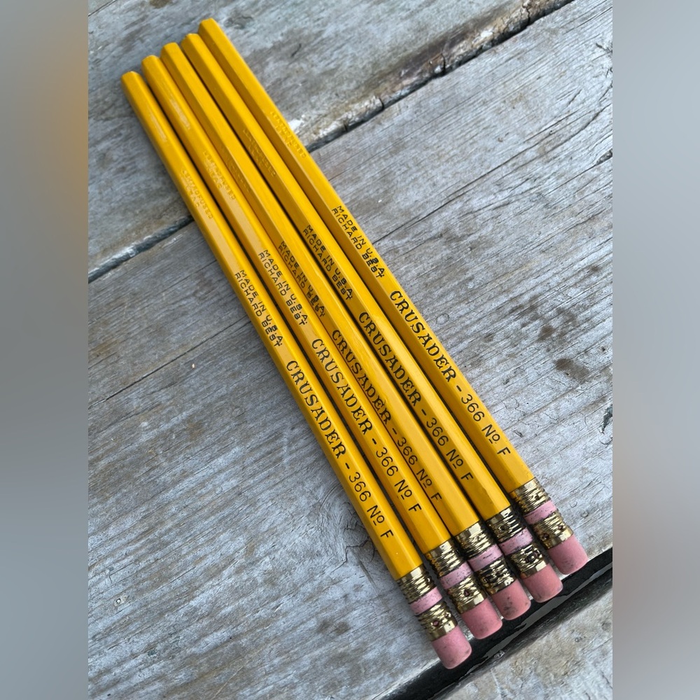 Vintage CRUSADER Richards Best yellow #366 Pencil set Made in the USA